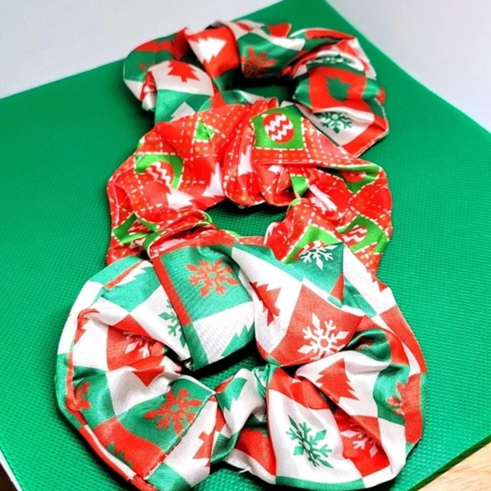 Christmas Hair Scrunchies Set of 3 Colorful Patterns Red Green White OneSize New